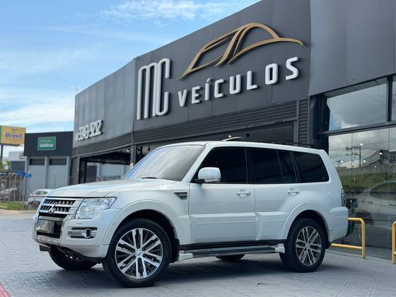 MITSUBISHI PAJERO FULL 3.2 HPE 4X4 16V TURBO INTERCOOLER DIESEL 4P AUTOMÁTICO MITSUBISHI PAJERO FULL 3.2 HPE 4X4 16V TURBO INTERCOOLER DIESEL 4P AUTOMÁTICO